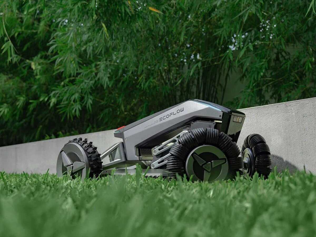 EcoFlow BLADE Robotic Lawn Mower - Image 6