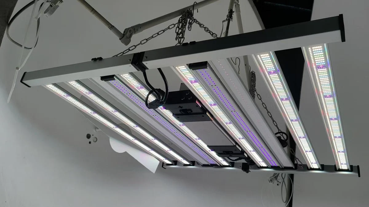 Mammoth Lighting Nova Sun Series 8 Bar 820WLED Grow Light - Image 8